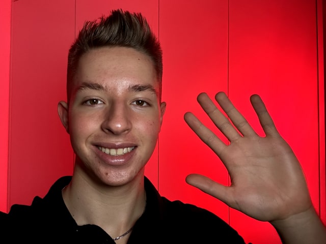 Machające selfie